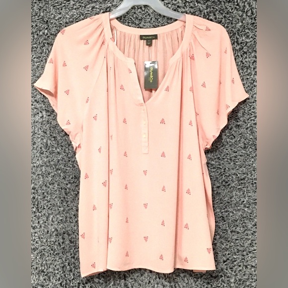 Style & Co Plus Size 3X Pink Tulip Split Button V-Neck Short Sleeve Shirt - Picture 1 of 12